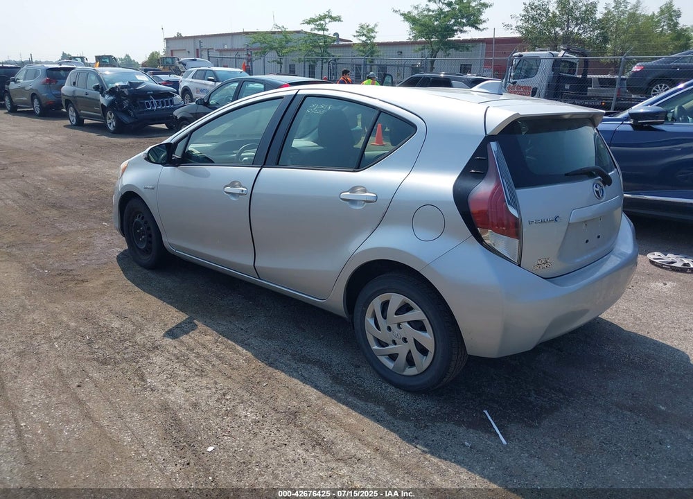 2015 TOYOTA PRIUS C VIN: JTDKDTB33F1113692
