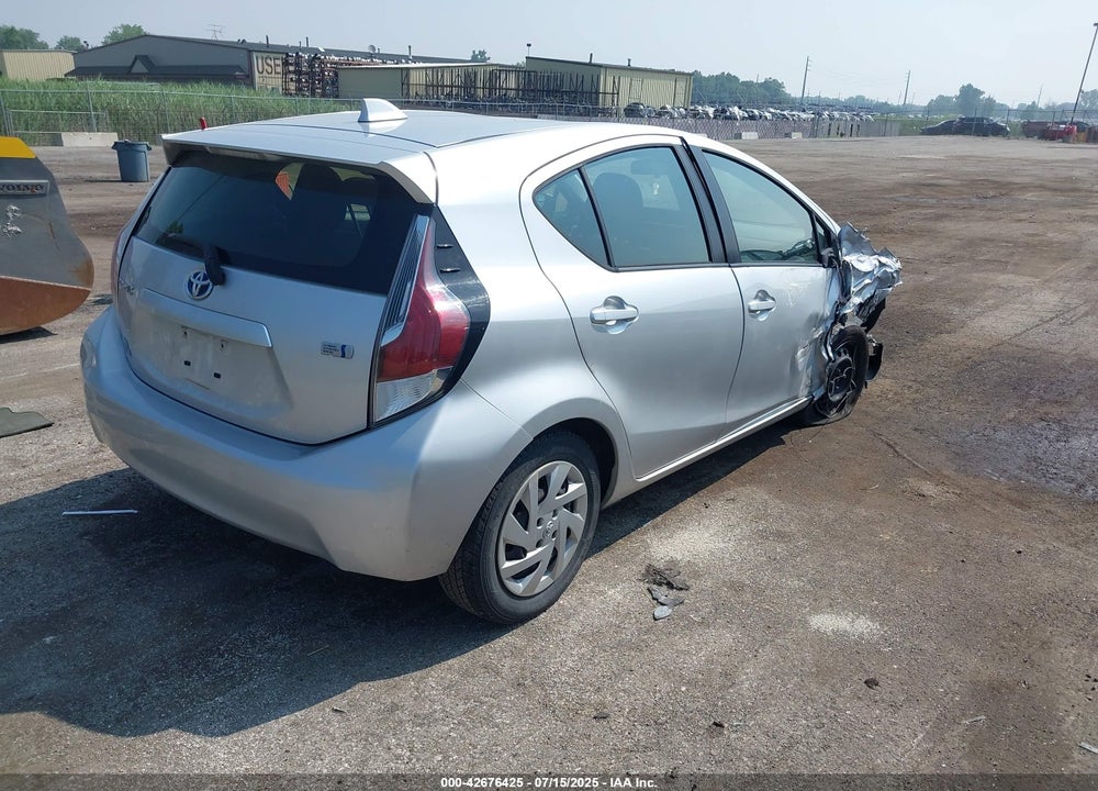2015 TOYOTA PRIUS C VIN: JTDKDTB33F1113692