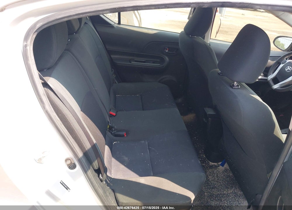 2015 TOYOTA PRIUS C VIN: JTDKDTB33F1113692
