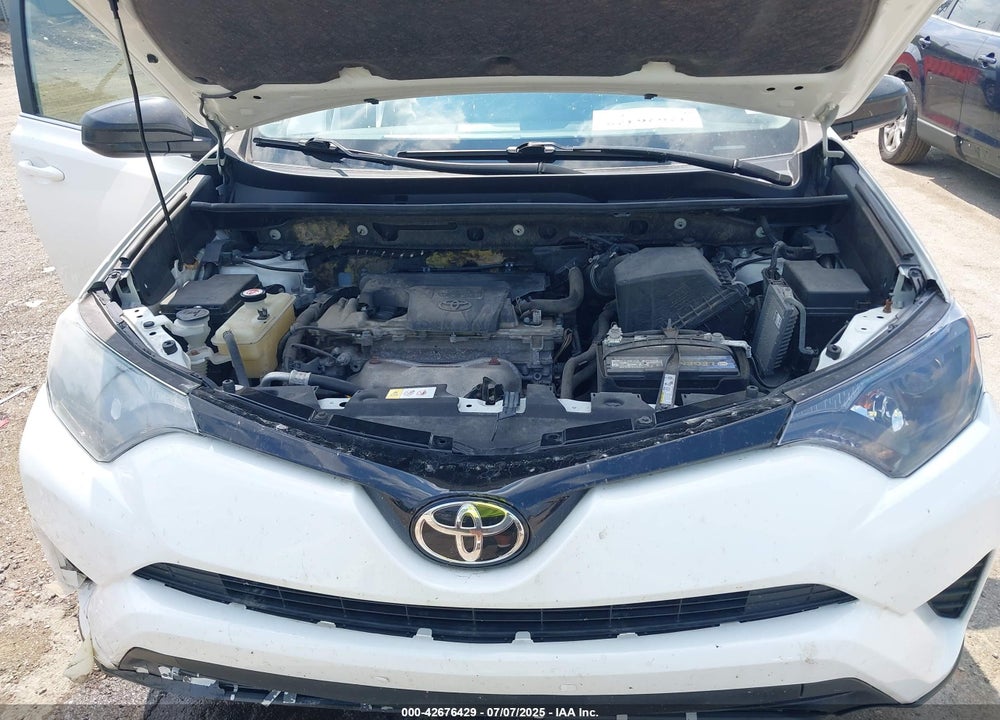 2017 TOYOTA RAV4 VIN: JTMBFREVXHJ137923