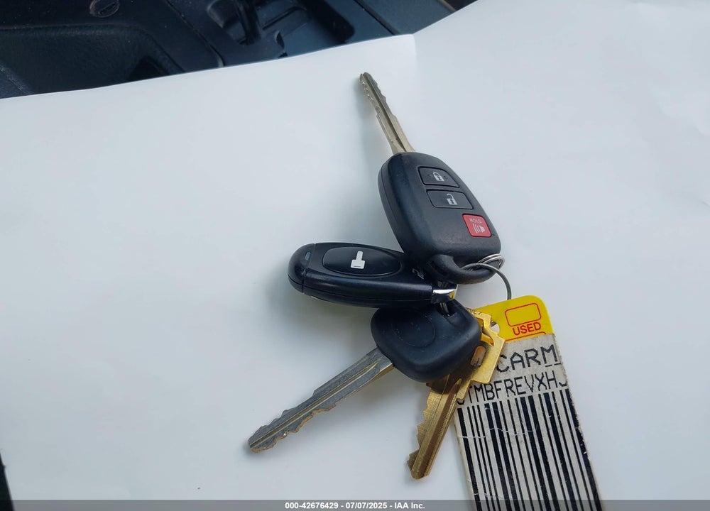 2017 TOYOTA RAV4 VIN: JTMBFREVXHJ137923