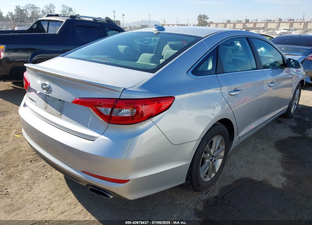 2015 HYUNDAI SONATA VIN: 5NPE24AF2FH245212