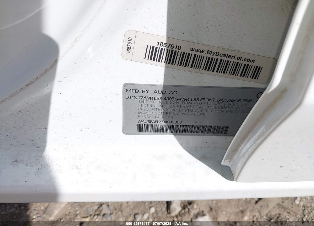 2014 AUDI A4 VIN: WAUBFAFLXEN002358