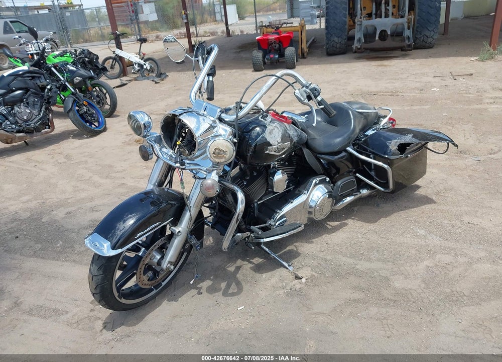 2015 HARLEY-DAVIDSON FLHR ROAD KING VIN: 1HD1FBM18FB648893