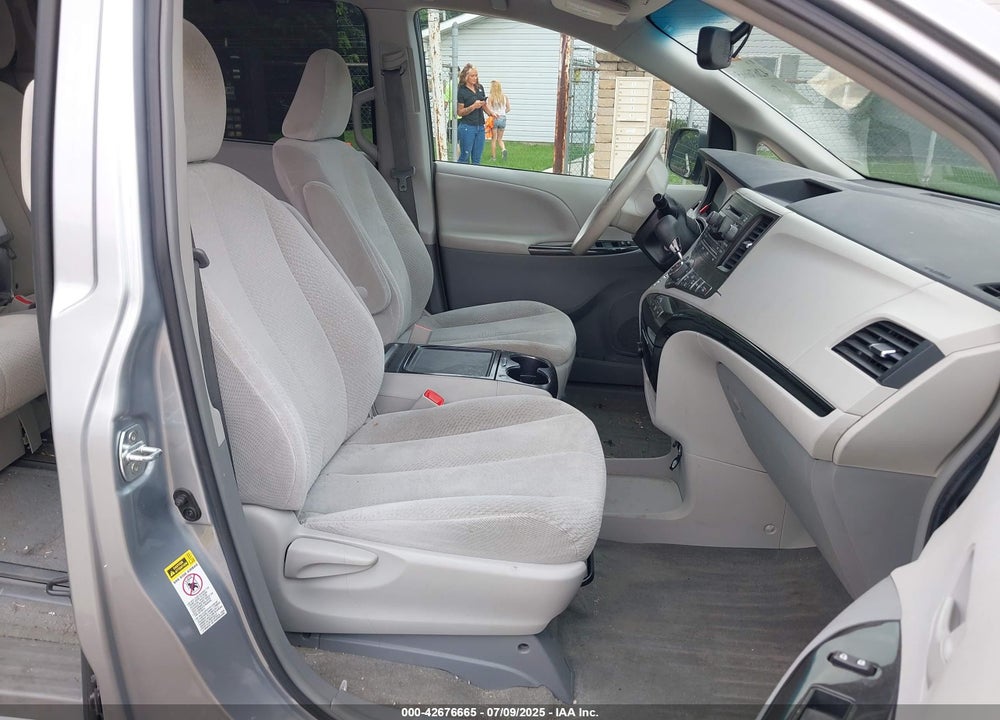 2013 TOYOTA SIENNA VIN: 5TDKK3DC7DS332092