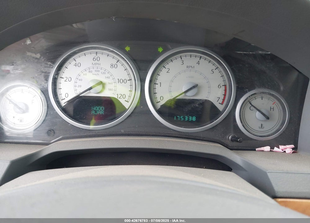 2008 CHRYSLER TOWN & COUNTRY LIMITED VIN: 2A8HR64X28R747497