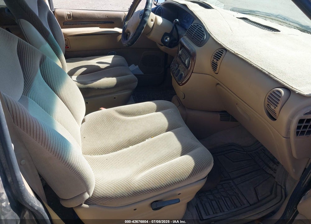 1997 CHRYSLER TOWN & COUNTRY LX VIN: 1C4GT54L3VB427790