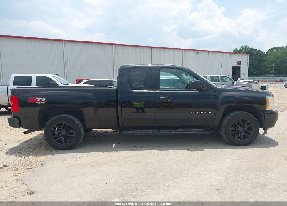 2013 CHEVROLET SILVERADO 1500 VIN: 1GCRKTE71DZ208351