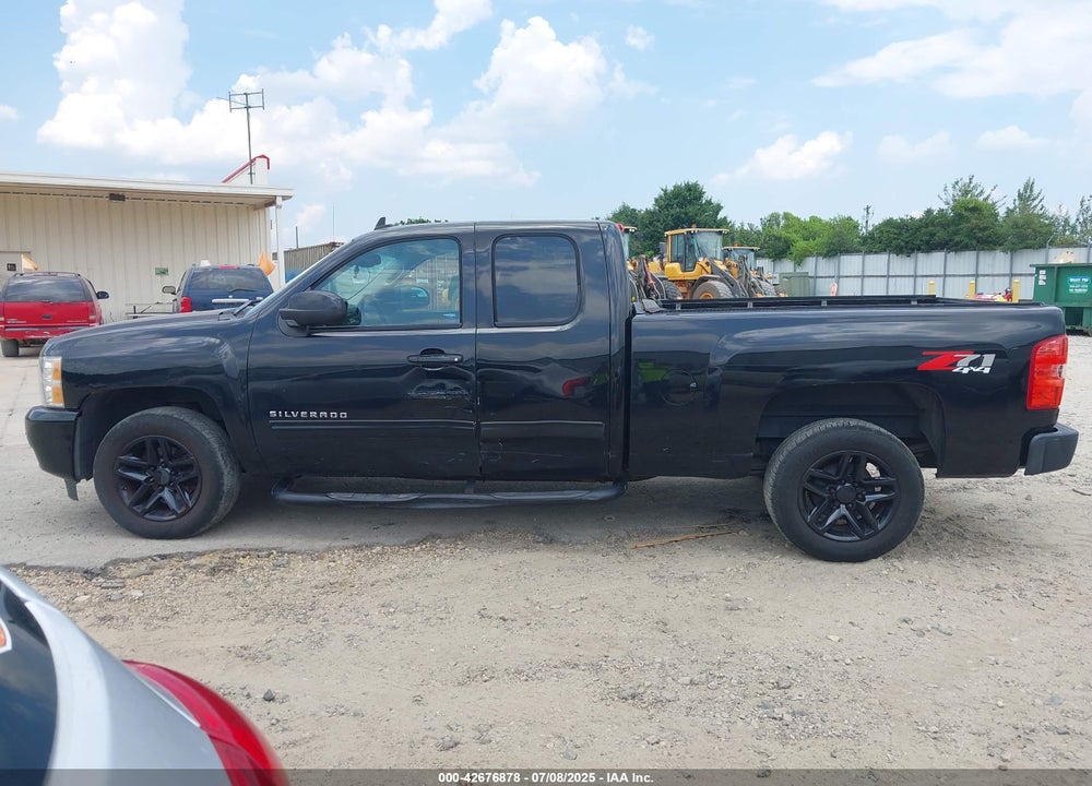 2013 CHEVROLET SILVERADO 1500 VIN: 1GCRKTE71DZ208351