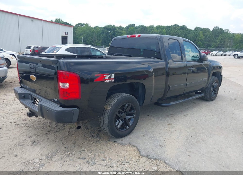 2013 CHEVROLET SILVERADO 1500 VIN: 1GCRKTE71DZ208351