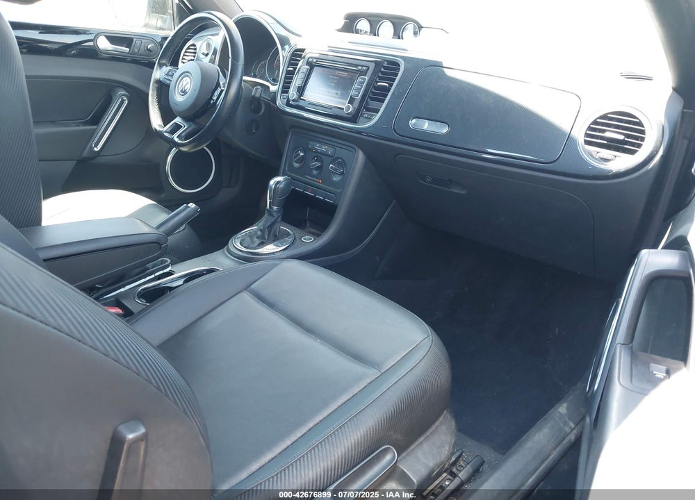 2013 VOLKSWAGEN BEETLE VIN: 3VW7A7AT4DM811815