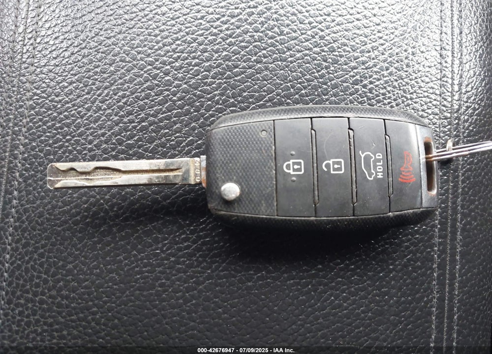 2014 KIA SORENTO VIN: 5XYKT4A62EG469795