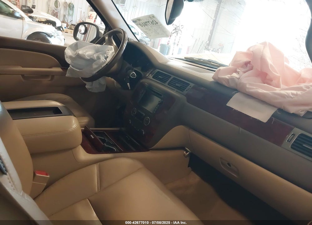 2011 CHEVROLET TAHOE VIN: 1GNSKCE03BR311926