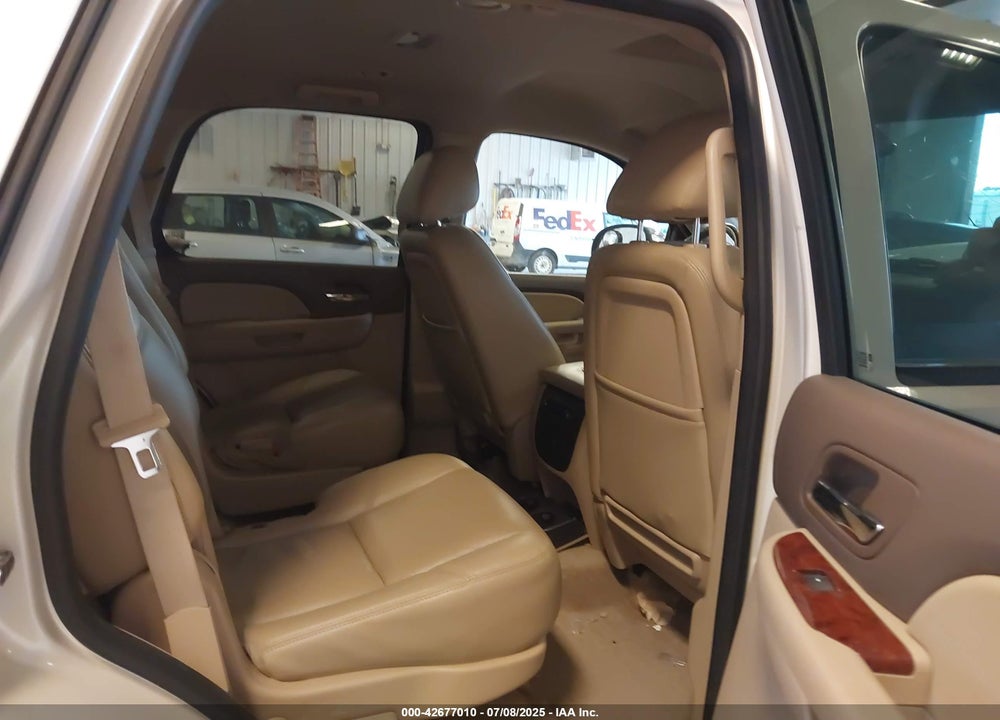 2011 CHEVROLET TAHOE VIN: 1GNSKCE03BR311926