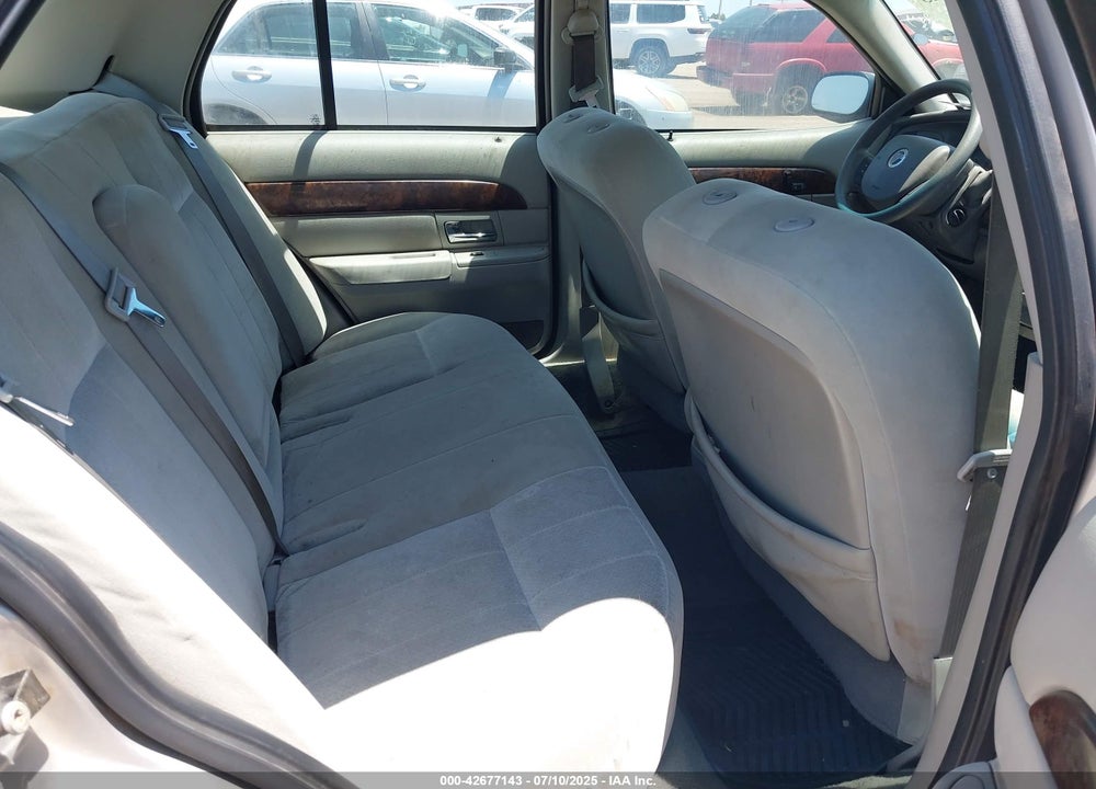 2005 MERCURY GRAND MARQUIS GS VIN: 2MEFM74W95X619869