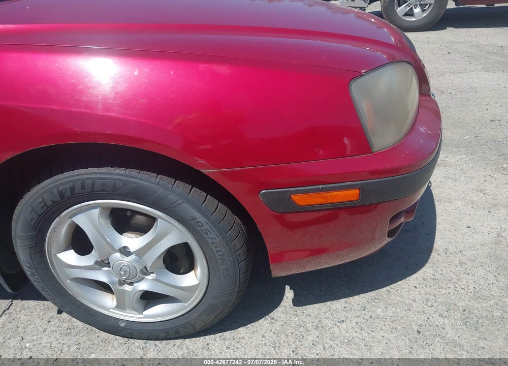 2004 HYUNDAI ELANTRA VIN: KMHDN56D54U111535