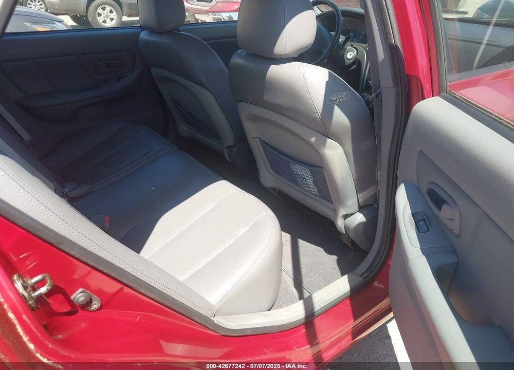 2004 HYUNDAI ELANTRA VIN: KMHDN56D54U111535
