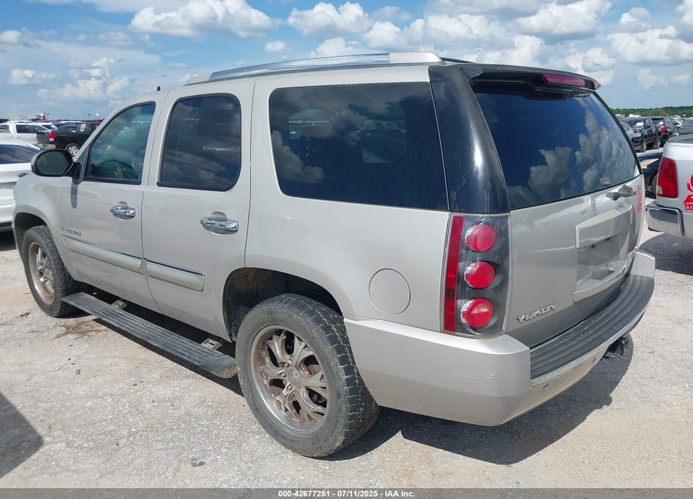 2008 GMC YUKON VIN: 1GKFK63858J219555