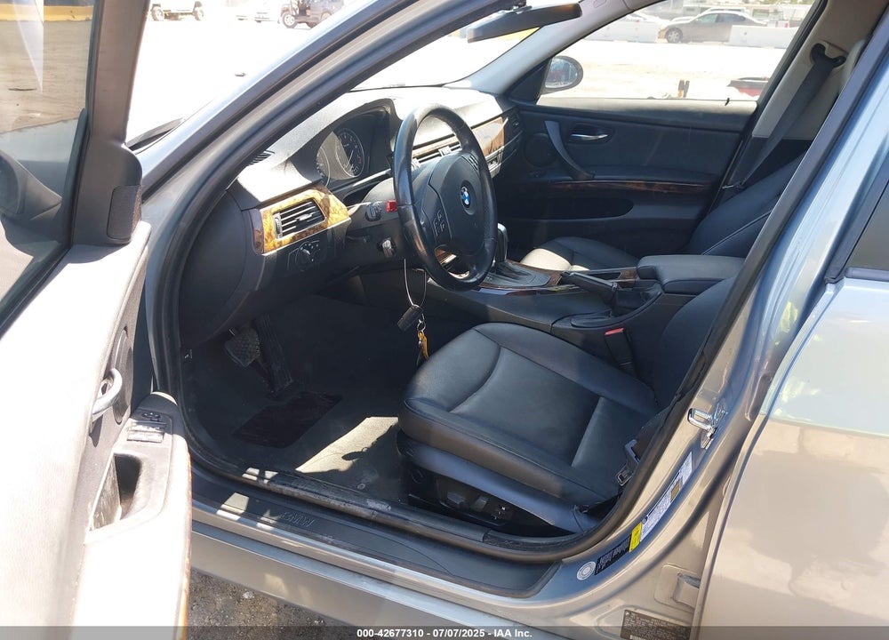 2008 BMW 3 SERIES VIN: WBAVA375X8NL44470