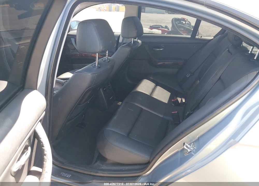 2008 BMW 3 SERIES VIN: WBAVA375X8NL44470