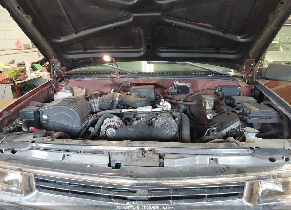 1998 CHEVROLET TAHOE LS VIN: 1GNEK13R2WJ318633
