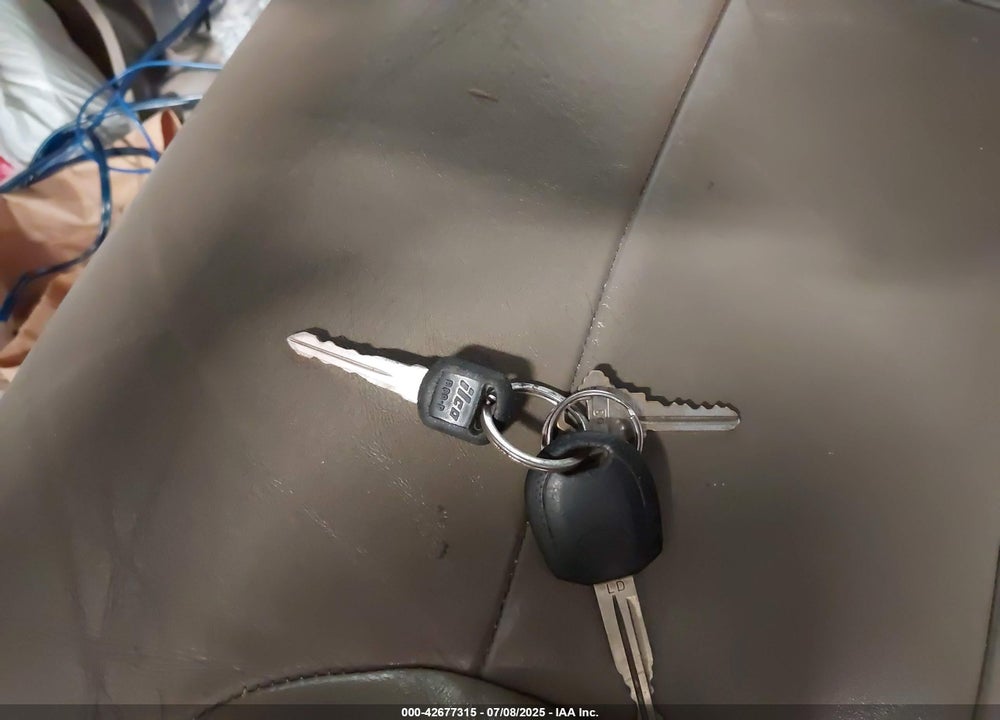 1998 CHEVROLET TAHOE LS VIN: 1GNEK13R2WJ318633