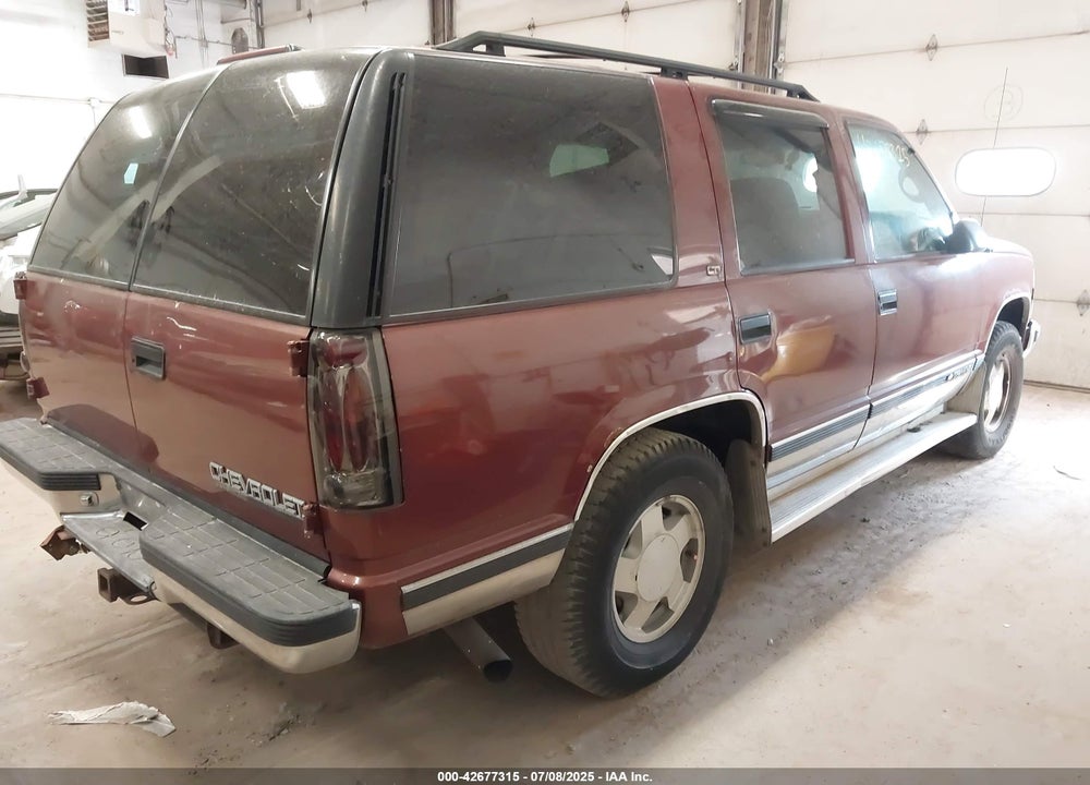 1998 CHEVROLET TAHOE LS VIN: 1GNEK13R2WJ318633