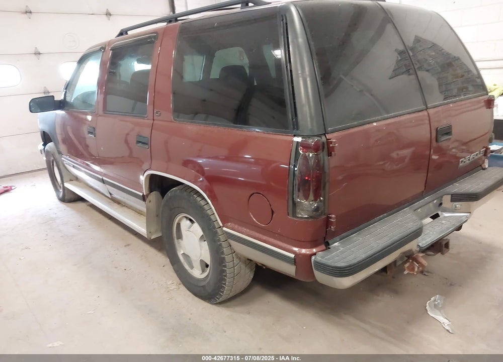 1998 CHEVROLET TAHOE LS VIN: 1GNEK13R2WJ318633