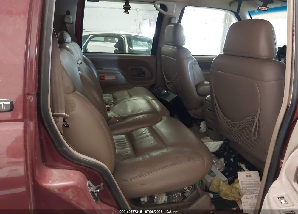 1998 CHEVROLET TAHOE LS VIN: 1GNEK13R2WJ318633