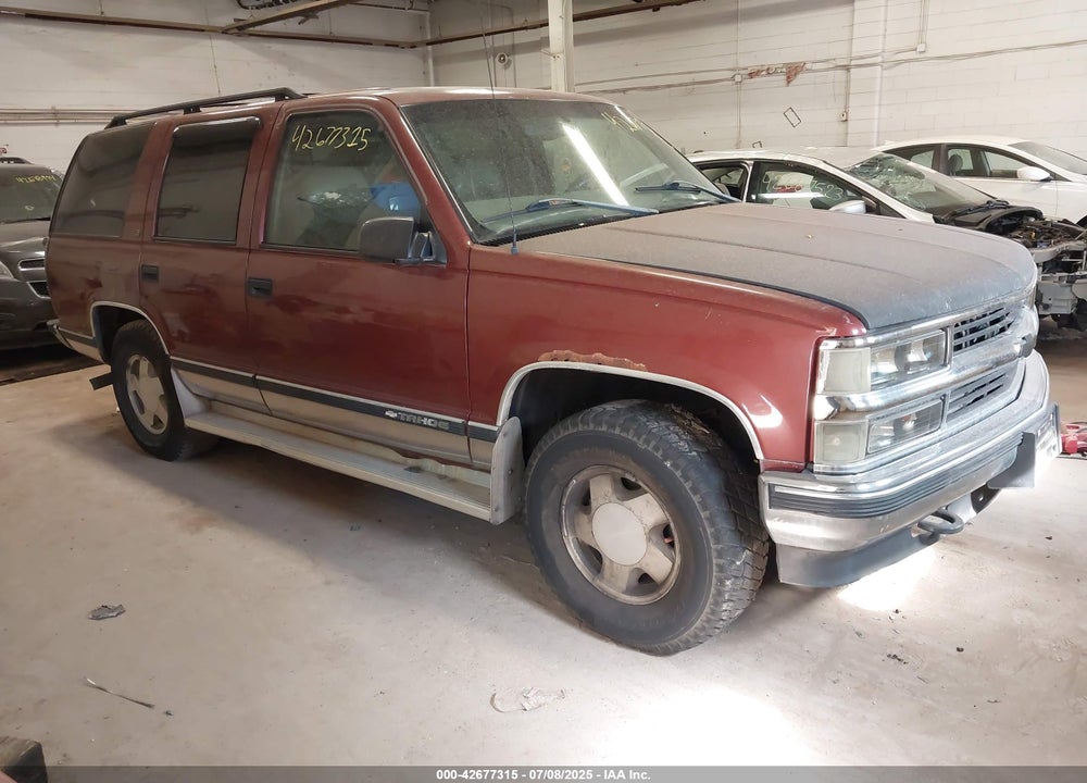 1998 CHEVROLET TAHOE LS VIN: 1GNEK13R2WJ318633