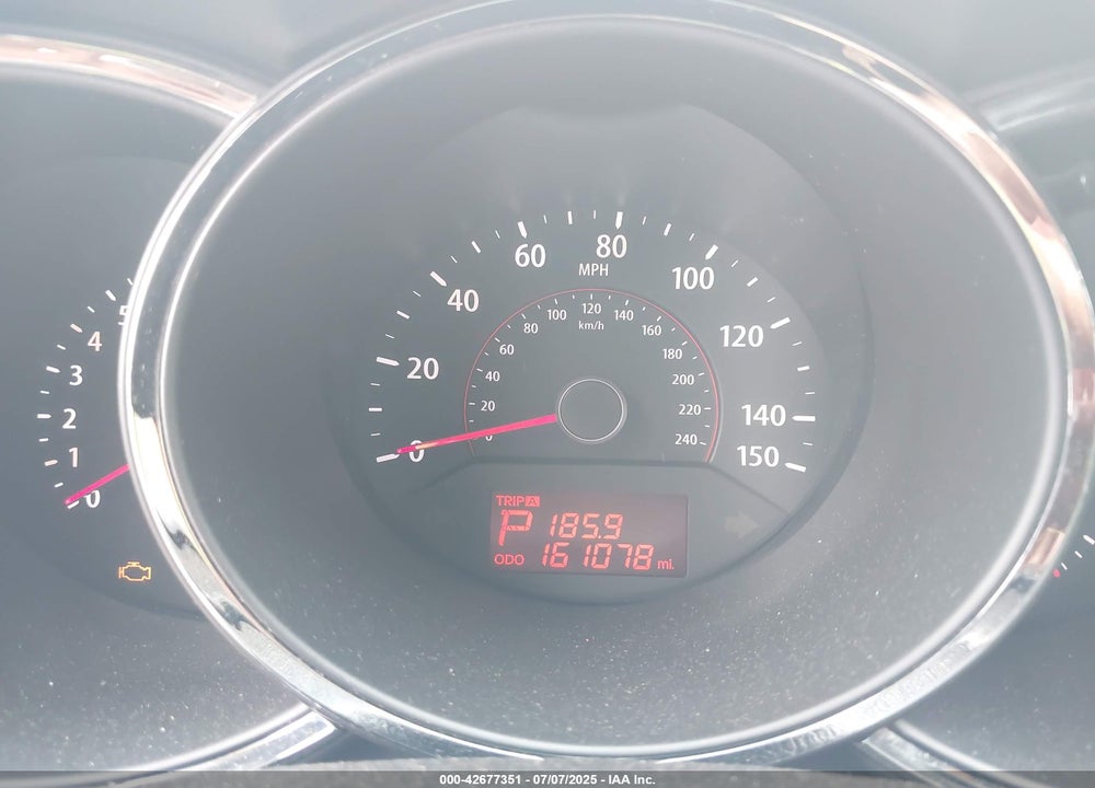 2011 KIA SORENTO VIN: 5XYKTCA11BG168879
