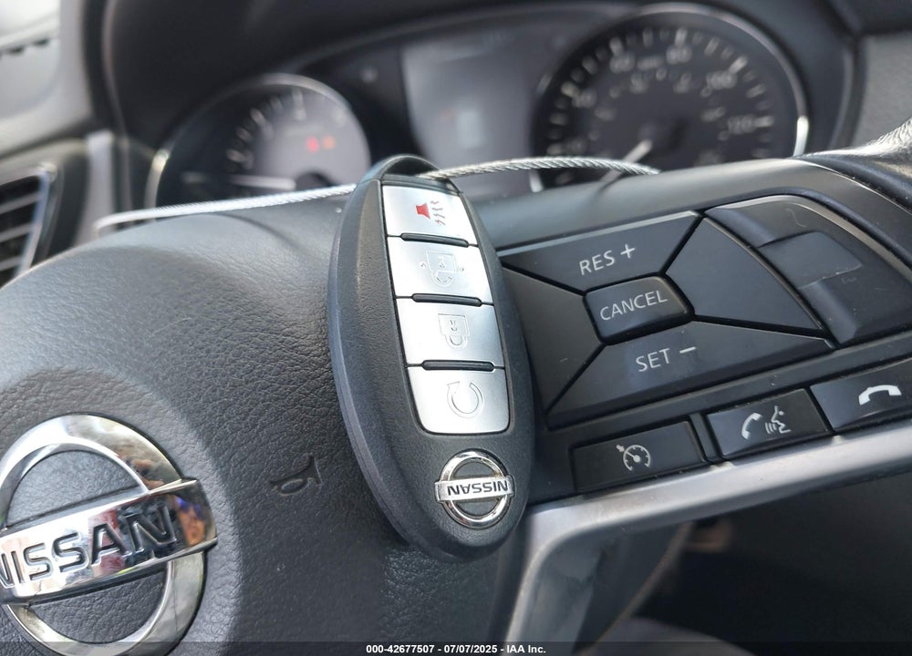 2017 NISSAN ROGUE VIN: JN8AT2MTXHW143403
