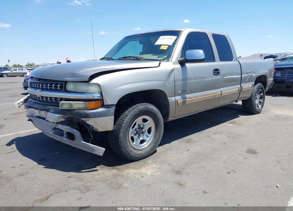 2001 CHEVROLET SILVERADO 1500 LS VIN: 2GCEK19T011377100
