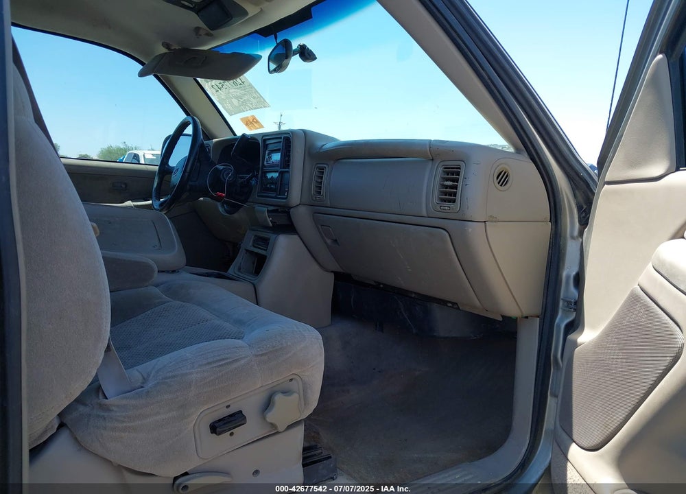 2001 CHEVROLET SILVERADO 1500 LS VIN: 2GCEK19T011377100