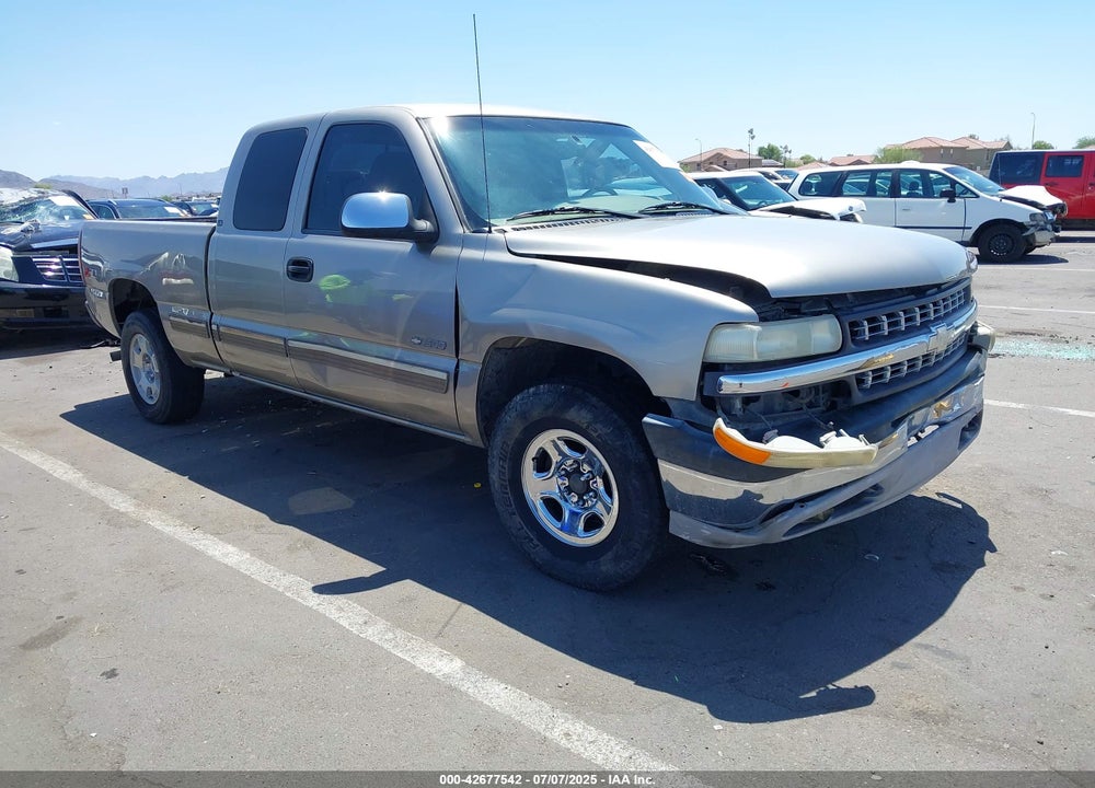 2001 CHEVROLET SILVERADO 1500 LS VIN: 2GCEK19T011377100