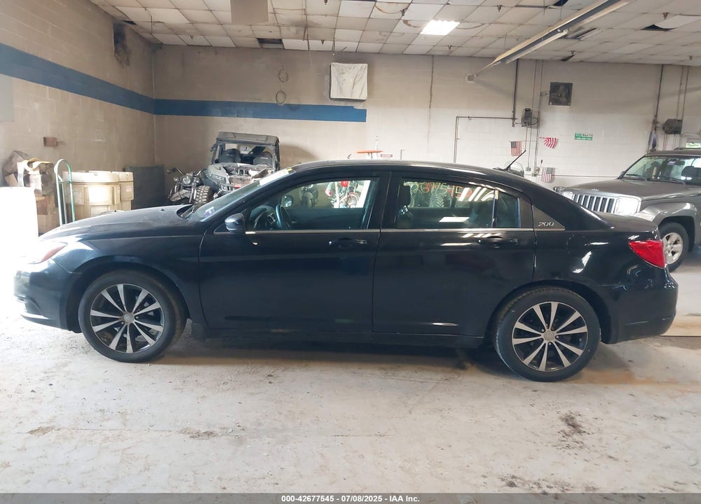 2013 CHRYSLER 200 VIN: 1C3CCBCG4DN743766