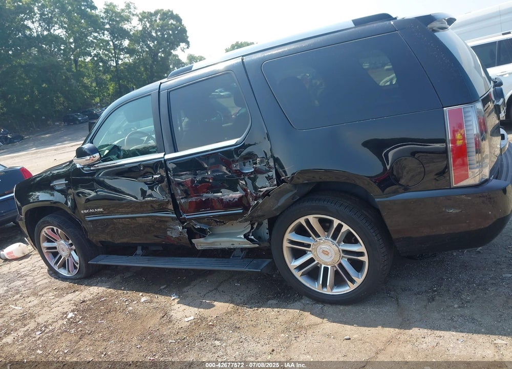 2013 CADILLAC ESCALADE VIN: 1GYS4CEF4DR373579