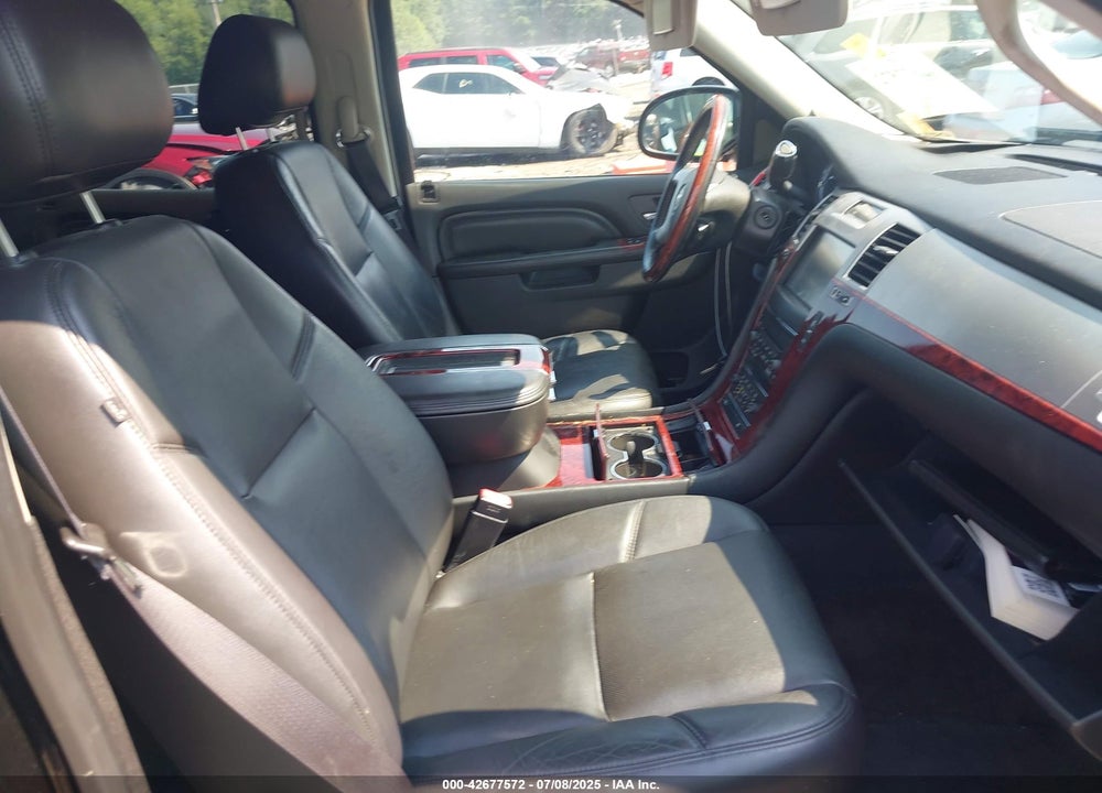 2013 CADILLAC ESCALADE VIN: 1GYS4CEF4DR373579