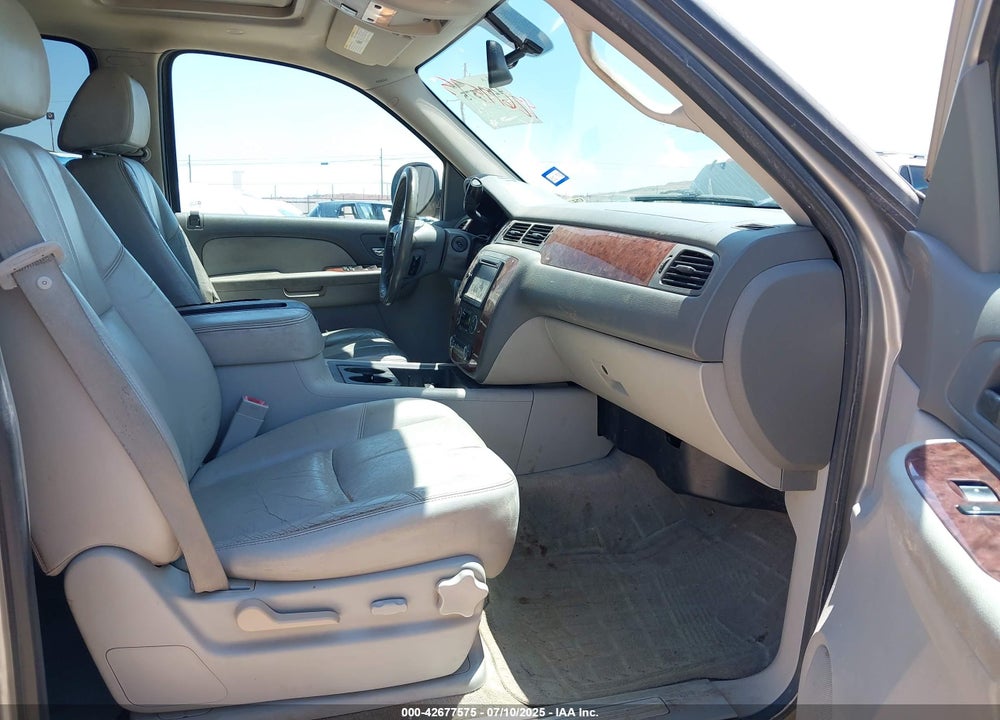 2008 CHEVROLET SUBURBAN 1500 LT VIN: 1GNFC16J18R119018