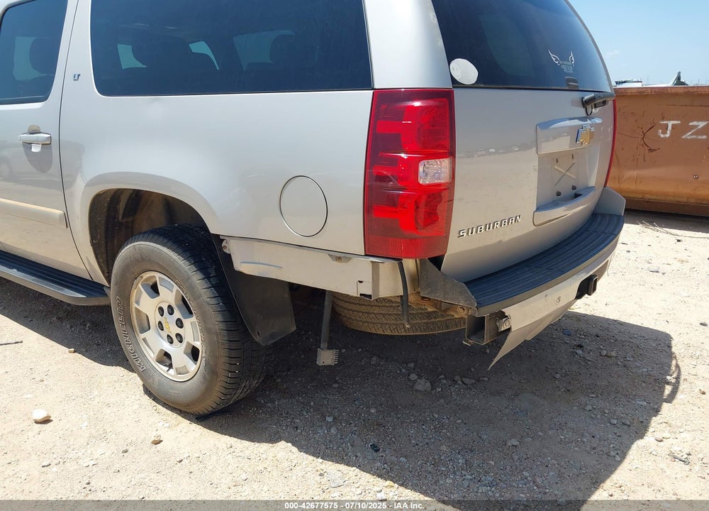 2008 CHEVROLET SUBURBAN 1500 LT VIN: 1GNFC16J18R119018