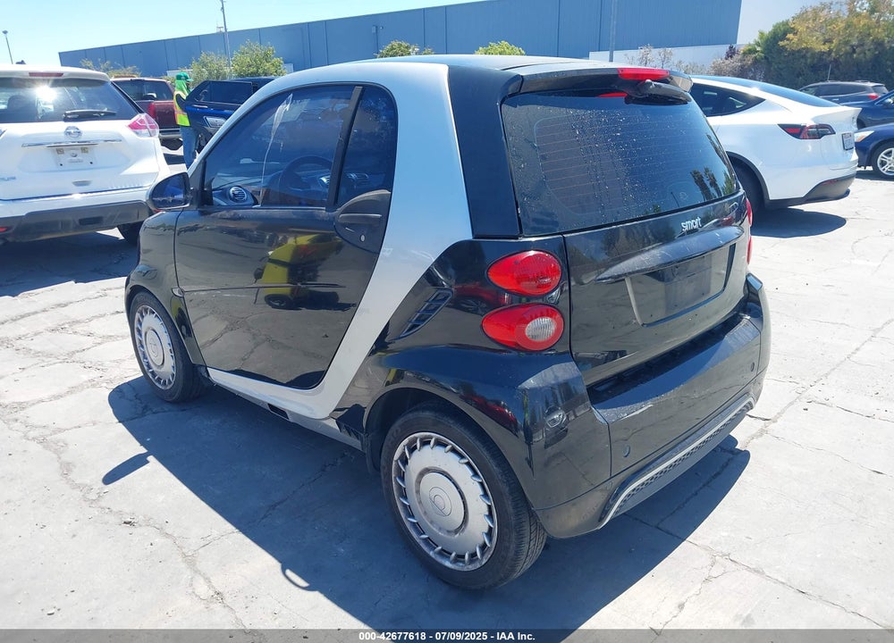 2013 SMART FORTWO VIN: WMEEJ3BA6DK676071