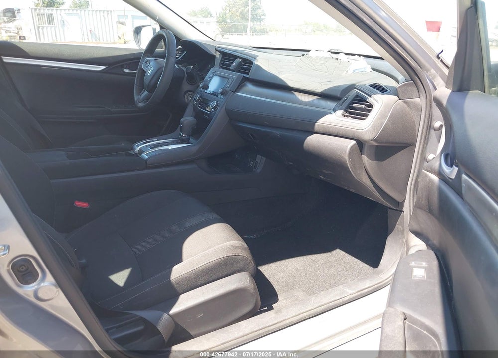 2017 HONDA CIVIC VIN: 19XFC2F5XHE080118