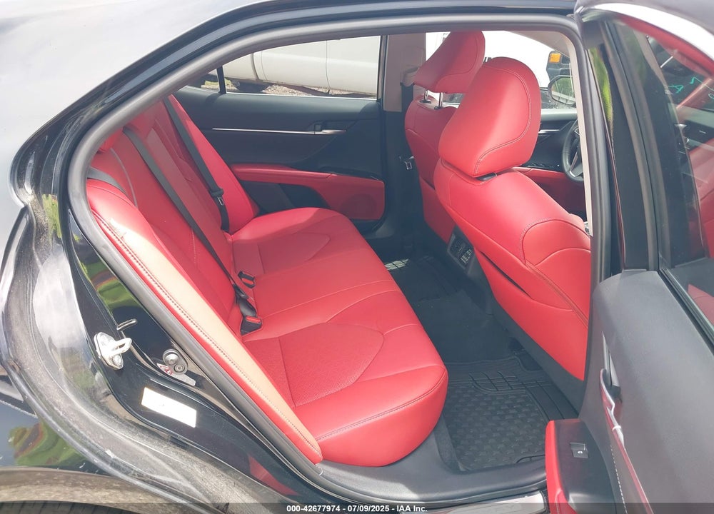 2018 TOYOTA CAMRY VIN: 4T1B61HK3JU084940