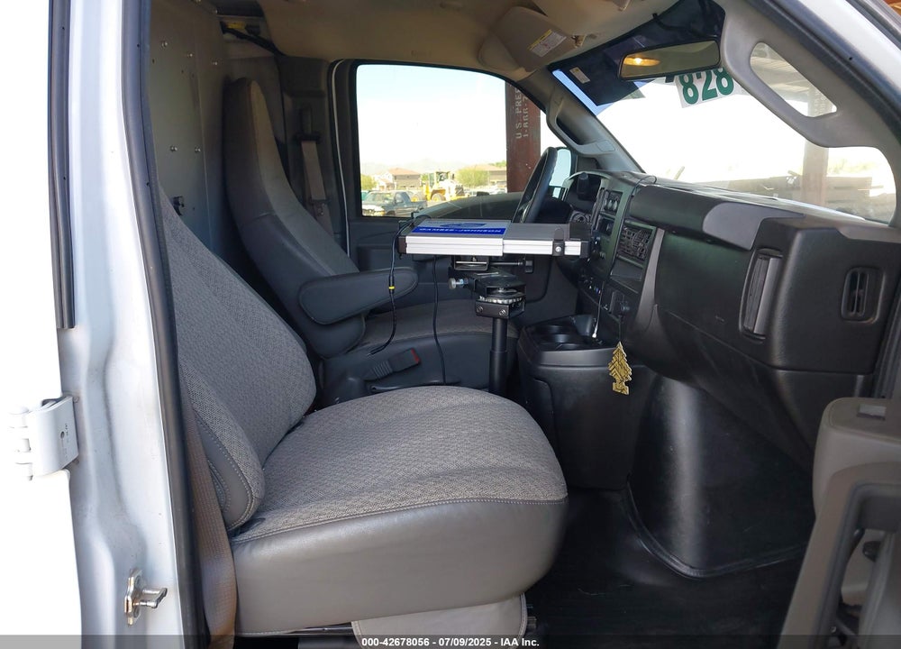 2021 CHEVROLET EXPRESS CARGO RWD 2500 REGULAR WHEELBASE WT VIN: 1GCWGAFP1M1235250