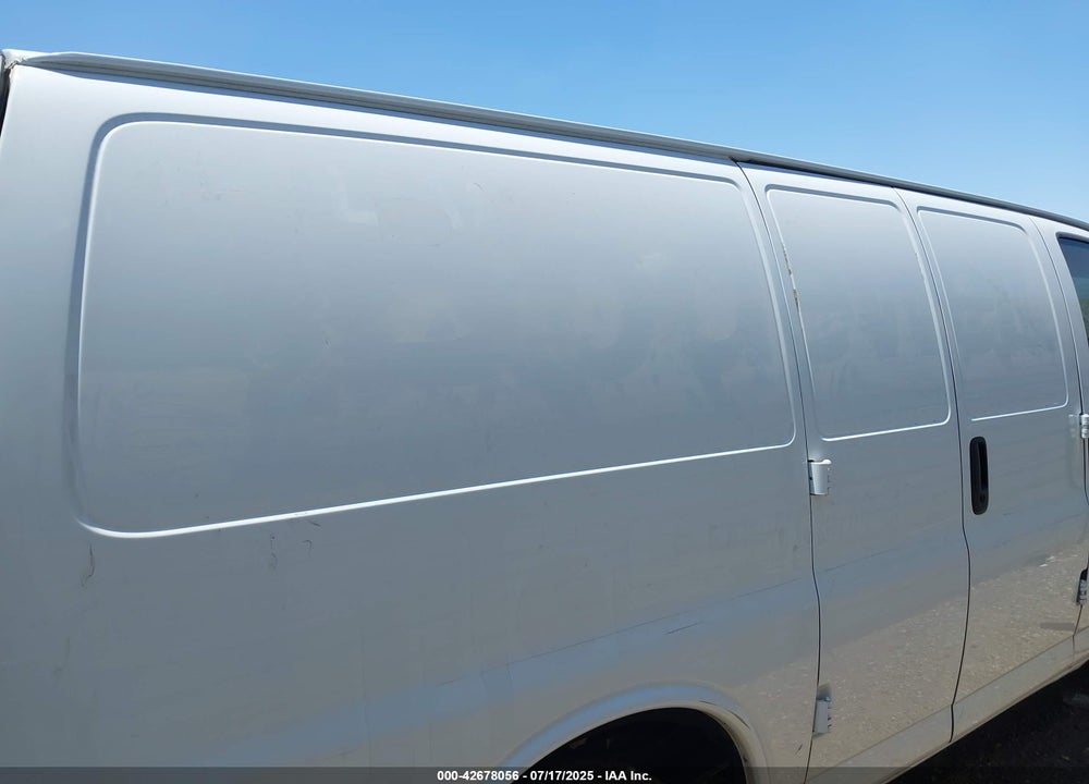 2021 CHEVROLET EXPRESS CARGO RWD 2500 REGULAR WHEELBASE WT VIN: 1GCWGAFP1M1235250