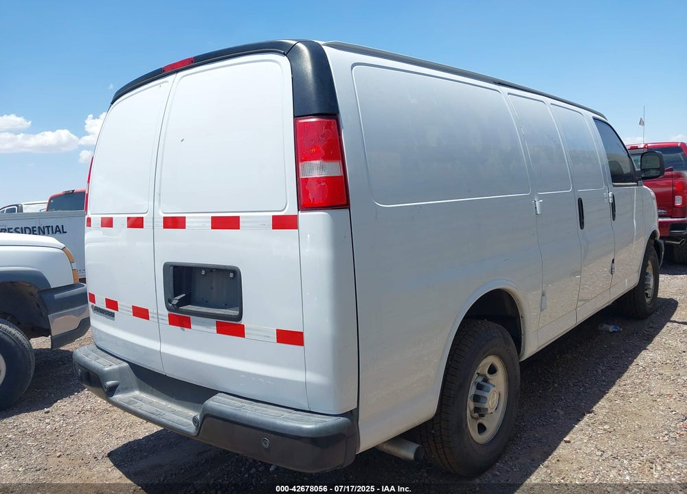 2021 CHEVROLET EXPRESS CARGO RWD 2500 REGULAR WHEELBASE WT VIN: 1GCWGAFP1M1235250