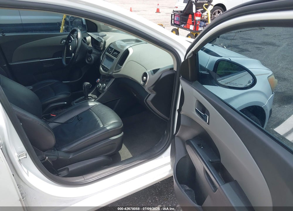 2016 CHEVROLET SONIC VIN: 1G1JE5SB6G4144231