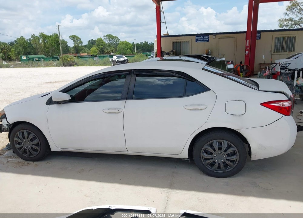 2017 TOYOTA COROLLA LE VIN: 5YFBURHE8HP588376