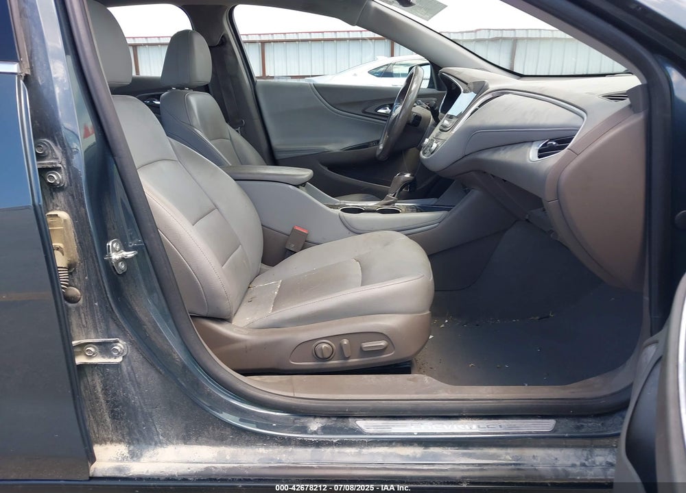 2019 CHEVROLET MALIBU VIN: 1G1ZE5SX8KF171197