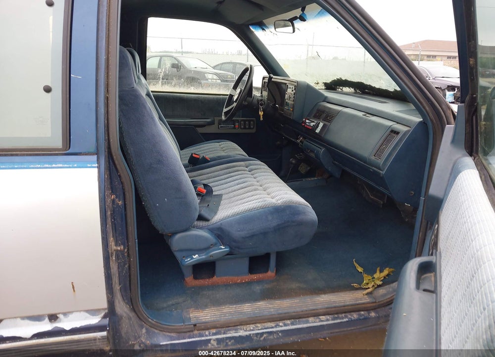 1993 CHEVROLET GMT-400 K1500 VIN: 2GCEK19K0P1230792